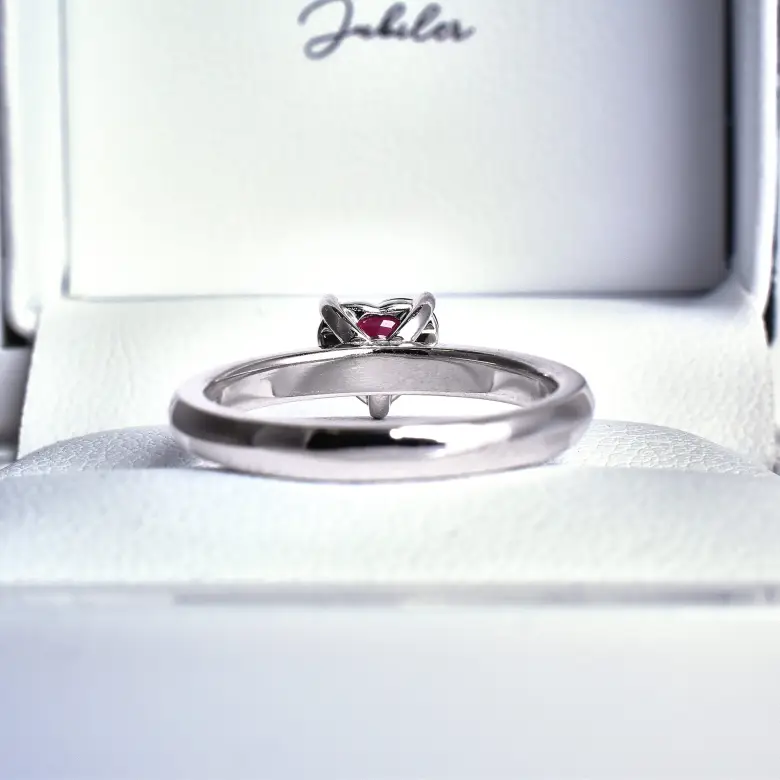 Pierścionek z rubinem naturalnym